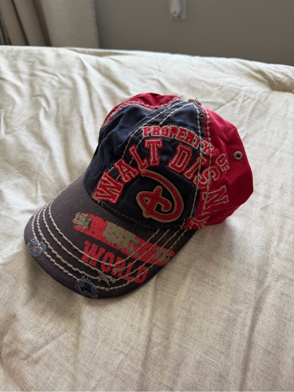 Walt Disney World Distressed Vintage Style Baseball Cap (OS)